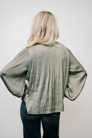 CURRENT AIR Round Neck Pleated Blouse