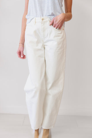 FRAME Low Slung Barrel Jean in white