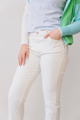 FRAME Borrowed Jean in white