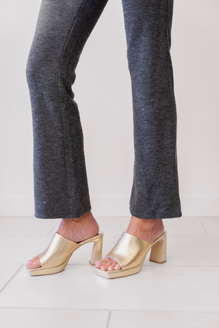 MOON RIVER Textured Bell Bottom Pants