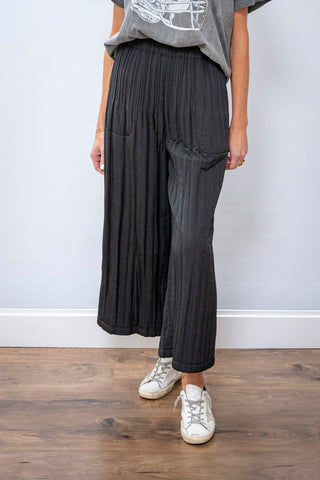 WILD COSMOS Celeste Quilted Wide Leg Pants